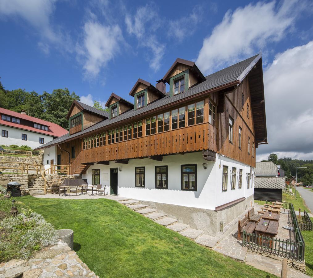Wellness Hotel Florián České Žleby Stožec Kültér fotó
